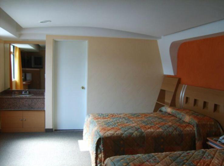Hotel Terminal De Puebla de Zaragoza Esterno foto